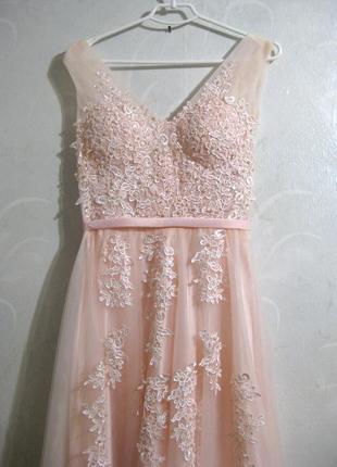 Платье длинное в пол свадебное вечернее розовое расшитое жемчугом с шлейфом6 фото