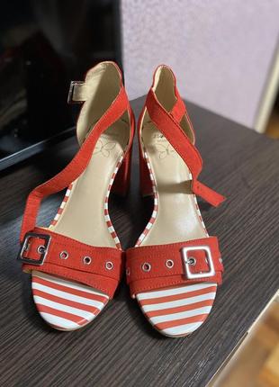 Босоніжки дуже зручні