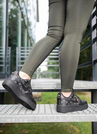 Жіночі кросівки nike air force 1 black x lv

женские кроссовки найк