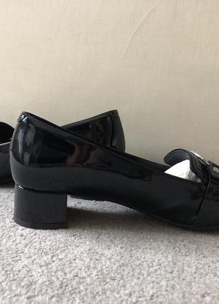 Новые лаковые туфли ecco