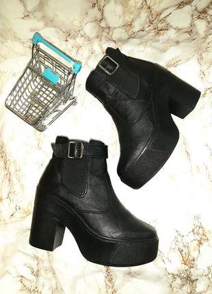 Чорні демі черевики на високих підборах та товстій підошві під пальчиками6 фото