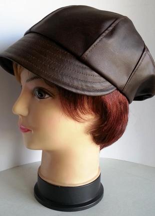 Кепка жіноча.