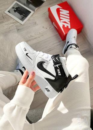 Жіночі кросівки nike utiliti high white black winter