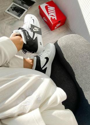 Жіночі кросівки nike utiliti high white black winter5 фото