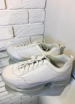 Белые кроссовки с прозрачной подошвой4 фото