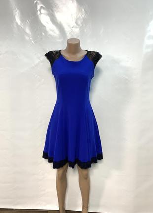 Летнее синее (электрик) платье колокольчик с кружевом и карманами1 фото
