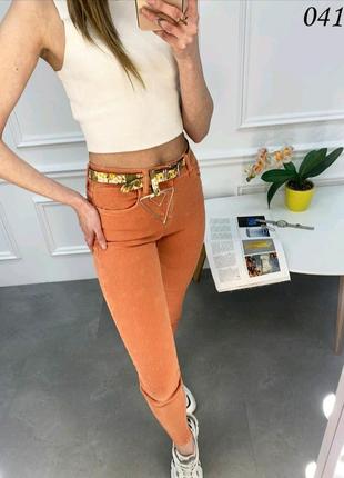 Очень стильные плотные женские  стрейчевые джинсы в комплекте  ремень на худеньких