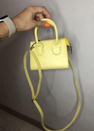 Лимонная лимонна сумочка мини сумка маленькая длинная ручка желтая жовта1 фото