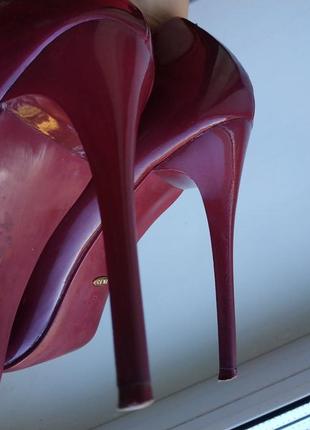 Потрясающие винные туфли лодочки на каблуке, классика9 фото