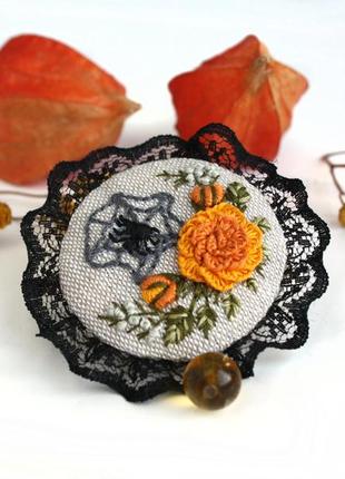 Помаранчева осіння брошка бохо з мереживом брошка павук на хеллоуин цитрин, ручна вишивка, льон4 фото