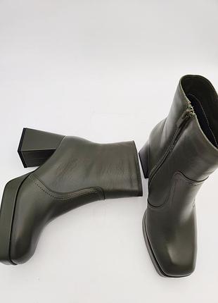 Шкіряні жіночі ботильйони черевики демісезонні хакі на каблуку 40 женские ботинки patterns