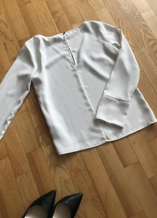 Базовая біла блуза з довгим рукавом3 фото