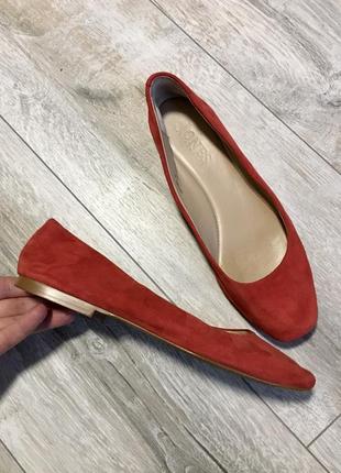 Красные замшевые туфли, балетки jones bootmaker1 фото