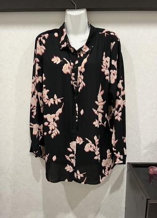 Чорна блузка з квітковим принтом "new look"1 фото
