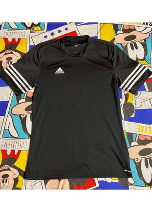 Спортивная футболка adidas conversion