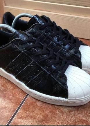 Шкіряні оригінальні adidas superstar кросівки.