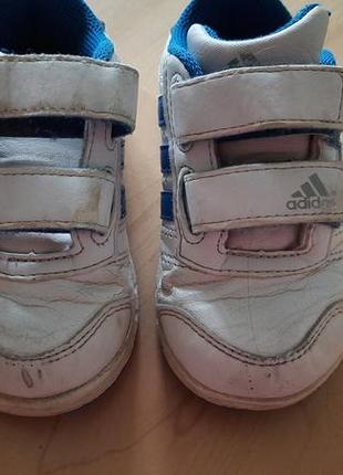 Adidas кросівки