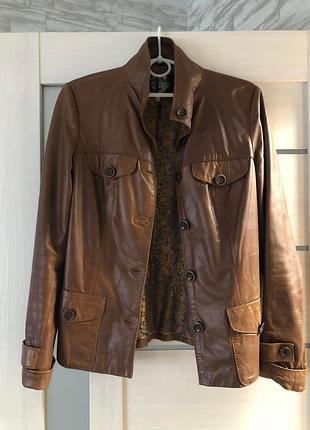 Шкіряна куртка жіноча