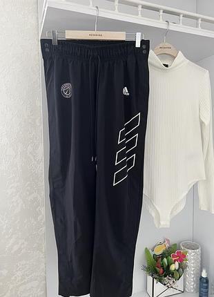 Крутые чёрные спортивные штаны брюки adidas