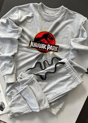 Костюм jurassic park світло сірий1 фото