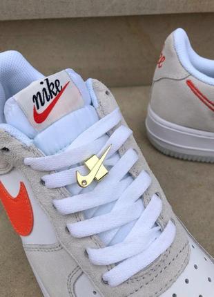 Жіночі кросівки nike air force 1 white beige orange

женские кроссовки найк3 фото