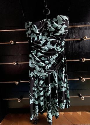 Плаття з оголеною спинкою s