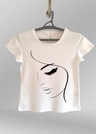 Жіноча футболка з принтом лице дівчини