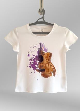 Жіноча футболка з принтом гітара на фіолетовому1 фото