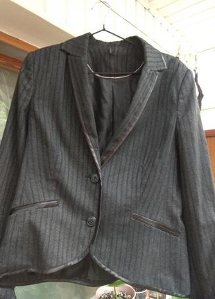 Пiджак  новий