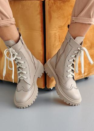 Стильные женские ботинки,берцы кожаные весенне-осенние бежевые на байке деми,демисезонные1 фото