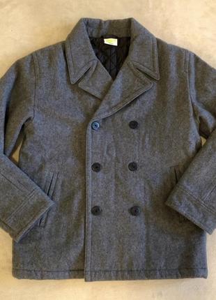 Нове фірмове пальто