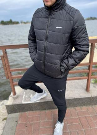 Демисезонные мужские куртки nike и under armour чоловічі чорні куртки nike и under armour4 фото