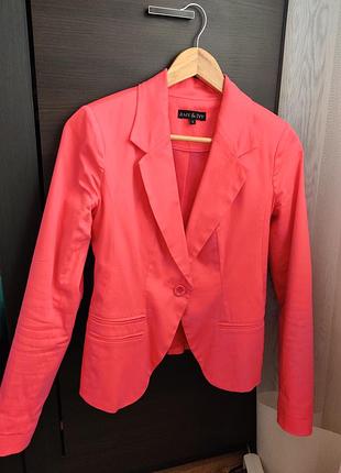 Піджак колір фуксії
