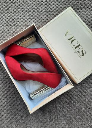 Шикарні червоні, замшеві туфлі / розмір 36-377 фото