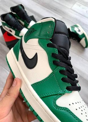 Чоловічі кросівки nike air jordan 1 mid green white v2

мужские кроссовки найк