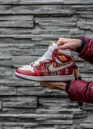 Жіночі кросівки nike air jordan 1 retro high og 2020 wine red x nike dior

женские кроссовки найк4 фото