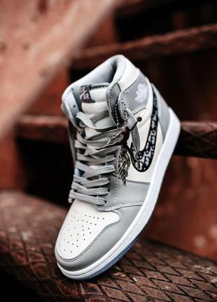 Чоловічі кросівки nike air jordan 1 retro high cantidad white x nike dior

мужские кроссовки найк
