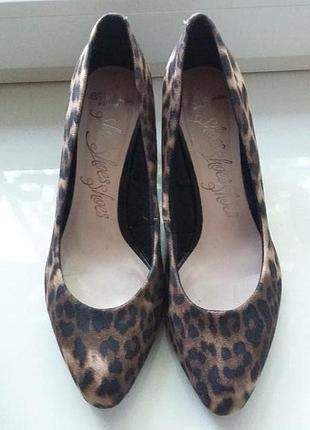 Класичні брендові туфельки m&s woman wider fit р. 40 устілка 26 см