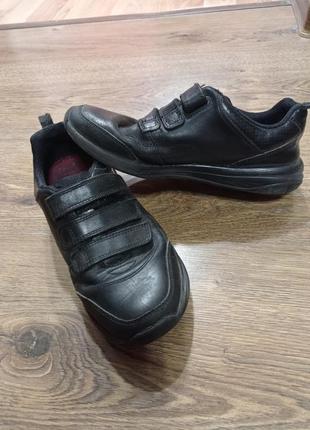 Кросівки туфлі кроссовки