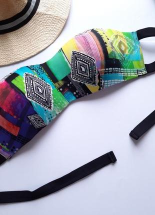 Чорний кольоровий верх купальника calzedonia