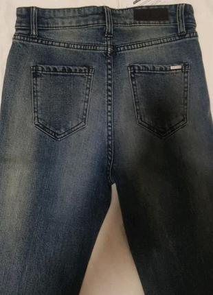 Брендовые узкие синие  джинсы9 фото