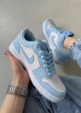 Жіночі кросівки nike air jordan retro 1 blue white

женские кроссовки найк джордан6 фото