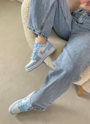 Жіночі кросівки nike air jordan retro 1 blue white

женские кроссовки найк джордан3 фото