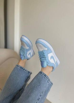 Жіночі кросівки nike air jordan retro 1 blue white

женские кроссовки найк джордан4 фото