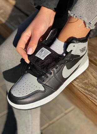 Кроссовки женские nike air jordan 1 retro зима5 фото