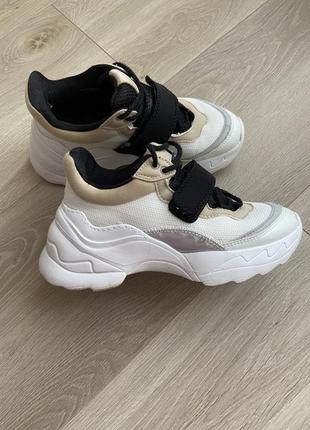 Кросівки zara