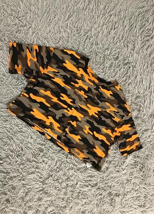 Кроп-топ футболка вкорочена