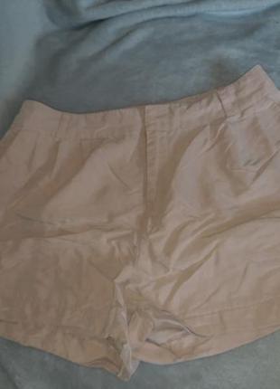 Тонкі шорти з карманами