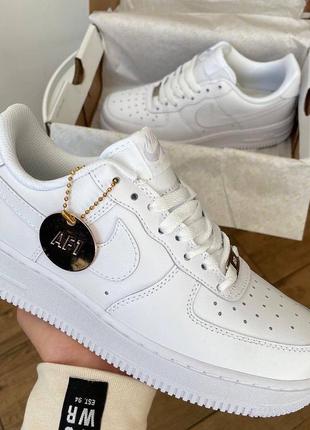 Nike air force 1’07 white