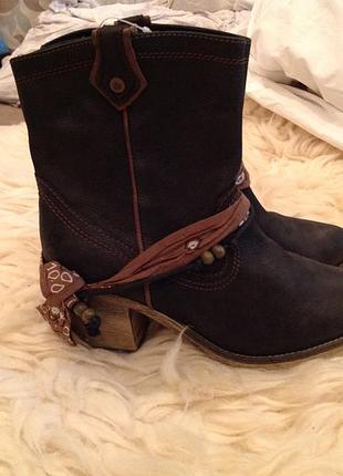 Качественные модные кожаные ботинки bullboxer. 39 (39,5)